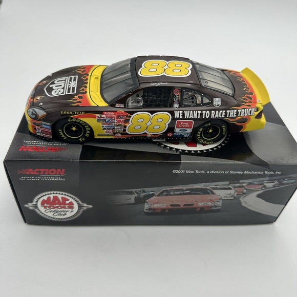 Dale Jarrett #88 UPS Race the Truck Flames 2001 NASCAR Mac Tools 1 24 ACTION - Picture 5 of 8